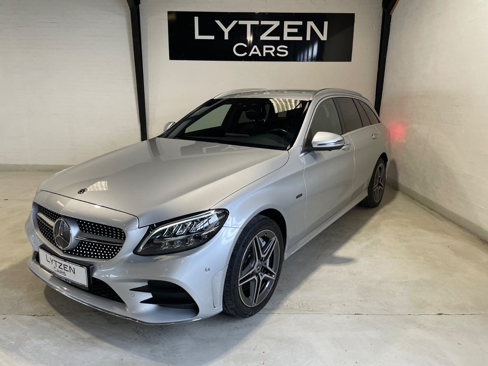 Mercedes C300 de 2,0 AMG Line stc. aut. 5d