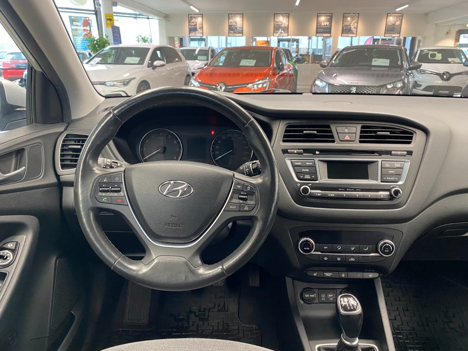 Hyundai i20 1,4 Premium 5d