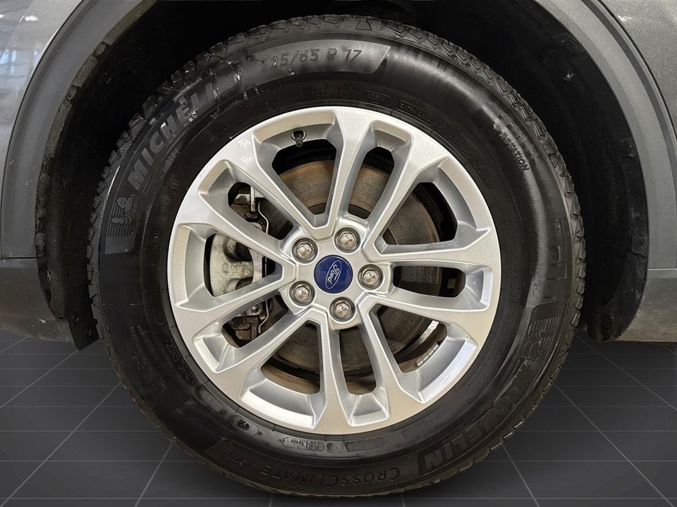 Ford Kuga 2,5 PHEV Titanium CVT 5d