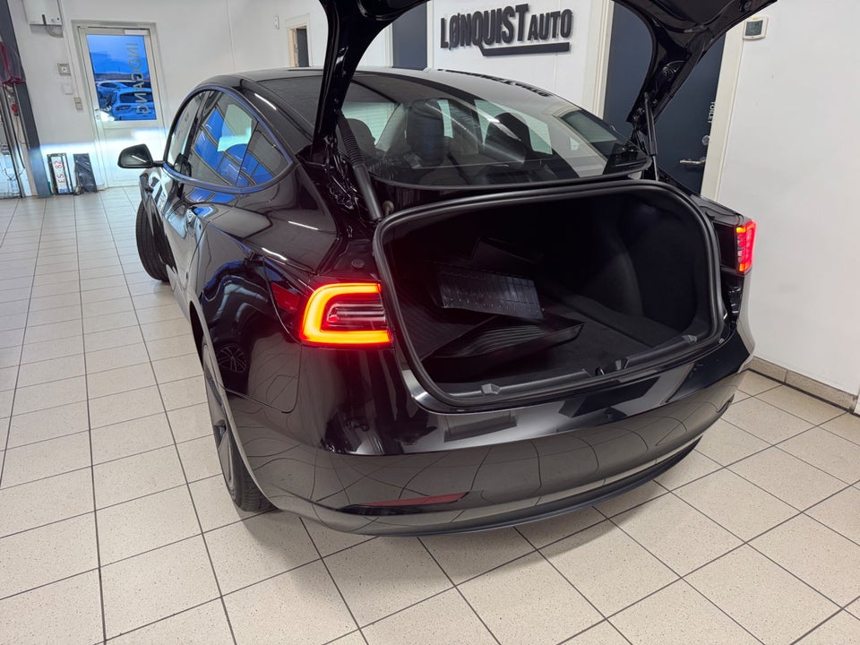 Tesla Model 3 Long Range RWD 4d