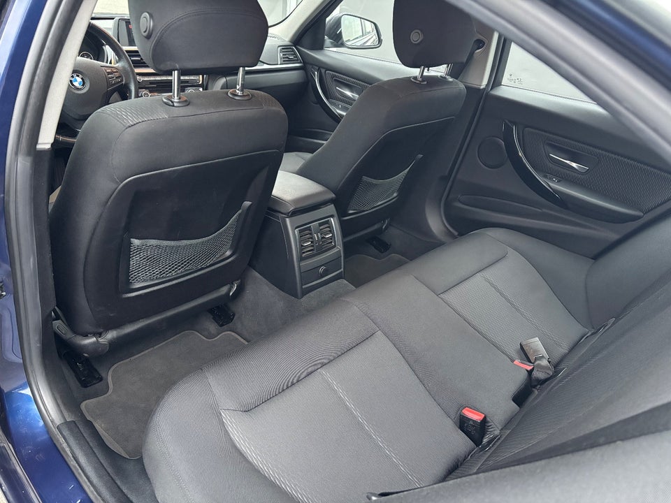 BMW 320i 2,0 aut. 4d