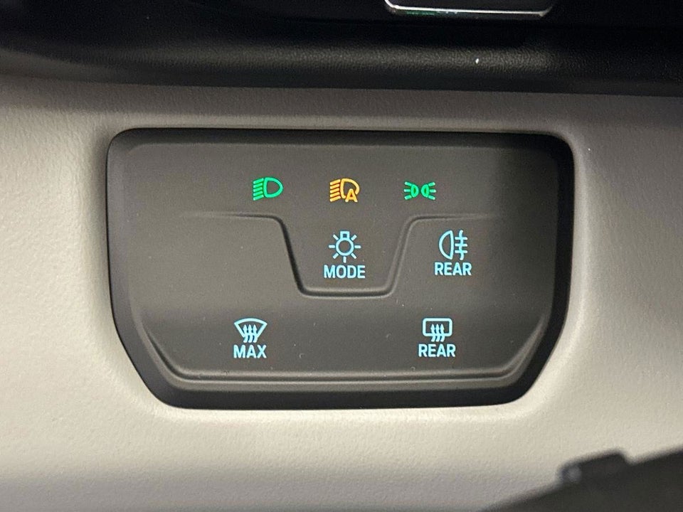 Ford Capri 82 Select Extended Range 5d