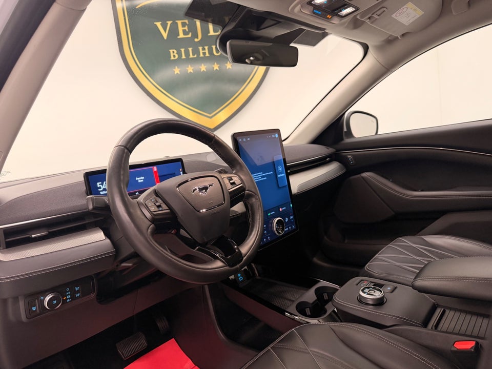 Ford Mustang Mach-E 68 Standard Range 5d