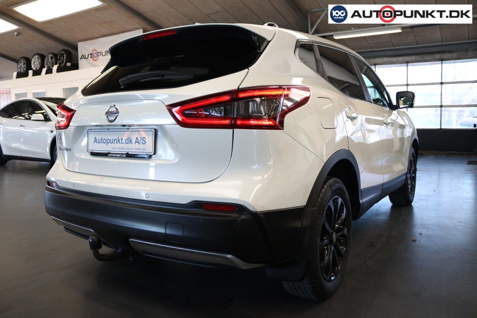 Nissan Qashqai 1,3 Dig-T 140 N-Connecta 5d
