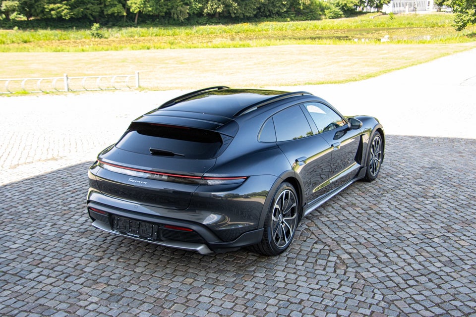 Porsche Taycan 4 Performance+ Cross Turismo 5d
