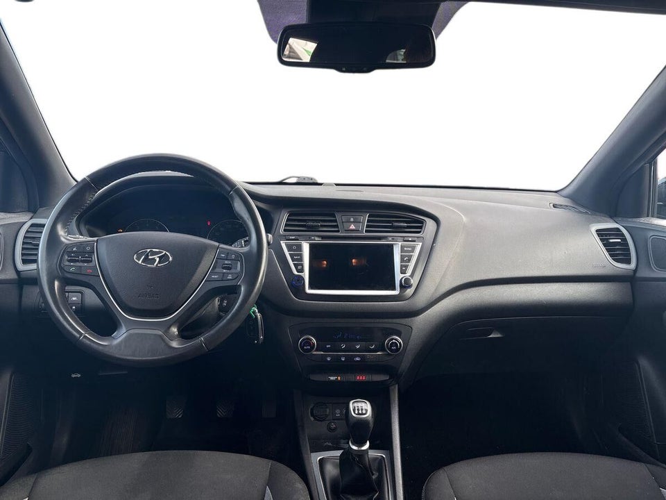 Hyundai i20 1,25 Premium 5d