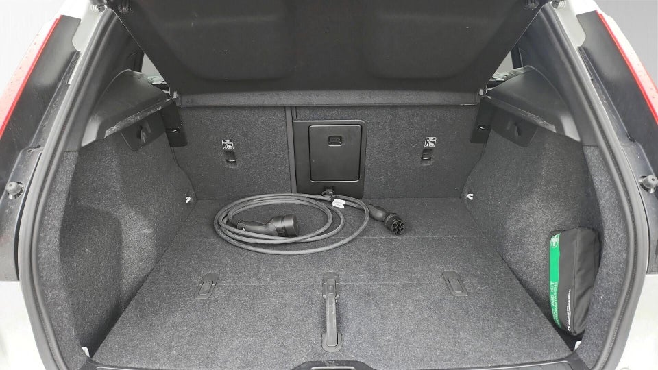 Volvo EX40 Extended Range Plus 5d