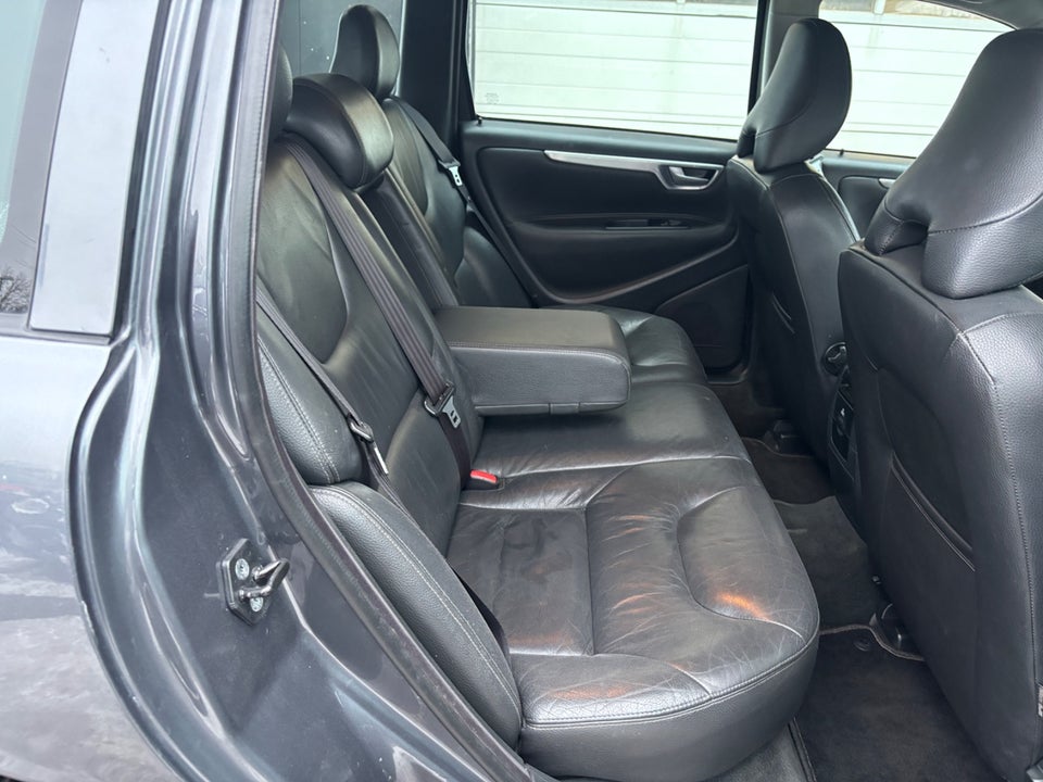 Volvo V70 2,4 140 Momentum 5d