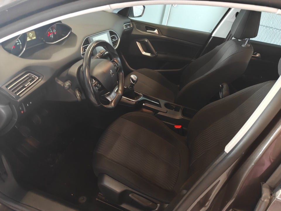 Peugeot 308 1,6 BlueHDi 120 Style SW 5d