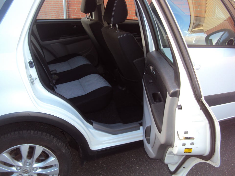 Suzuki SX4 1,6 CombiBack Tour 5d