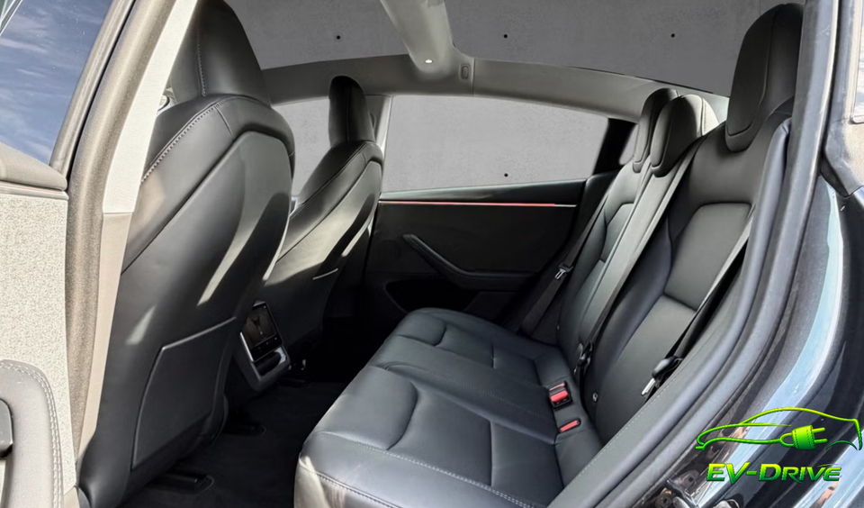 Tesla Model 3 RWD 4d