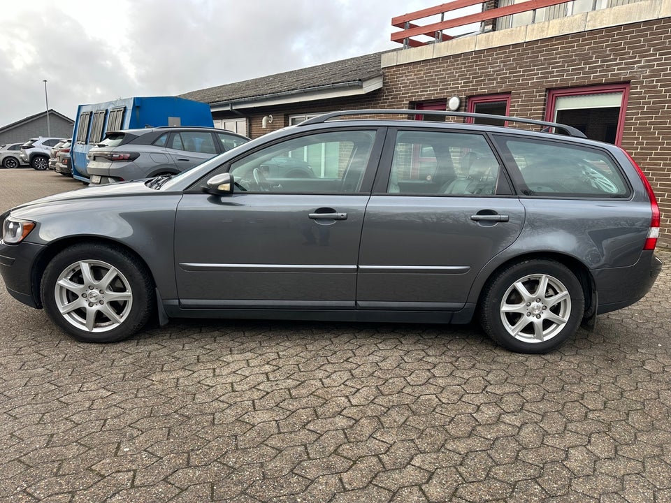 Volvo V50 2,4i Summum aut. 5d