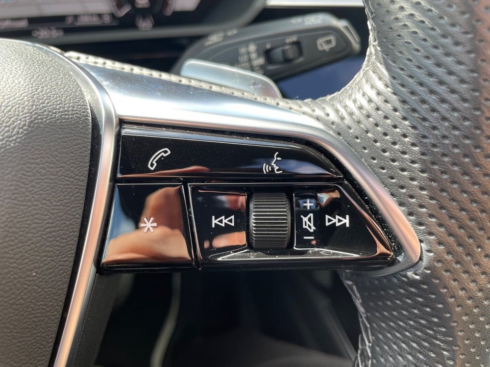 Audi e-tron 55 S-line quattro 5d