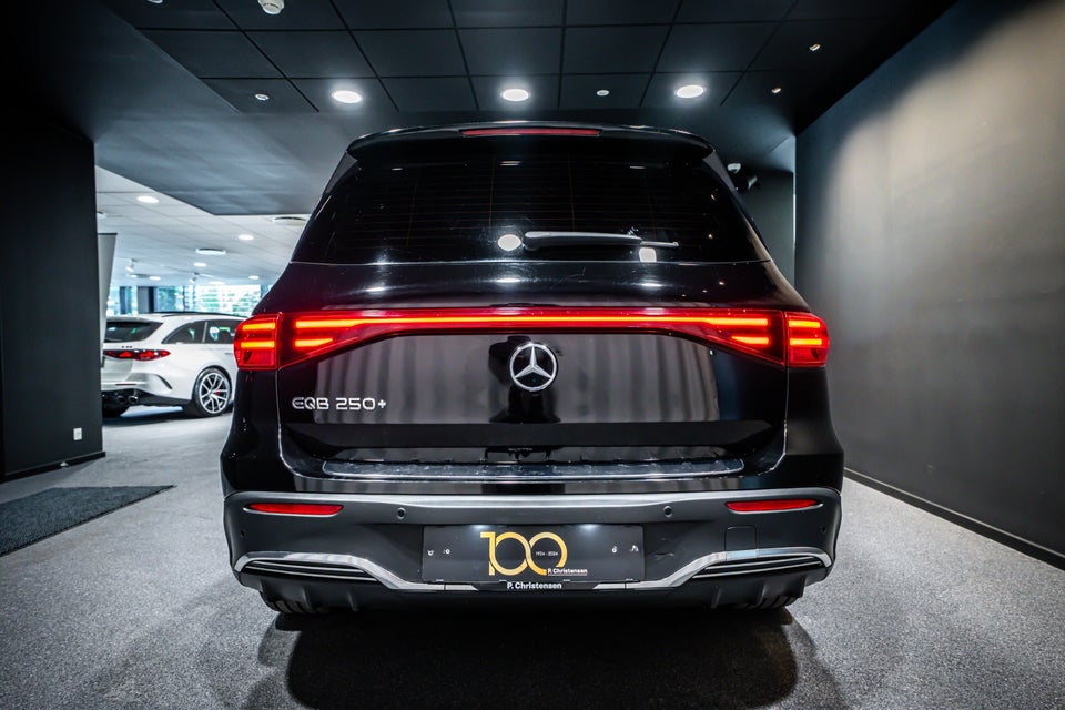 Mercedes EQB250+ AMG Advance 5d