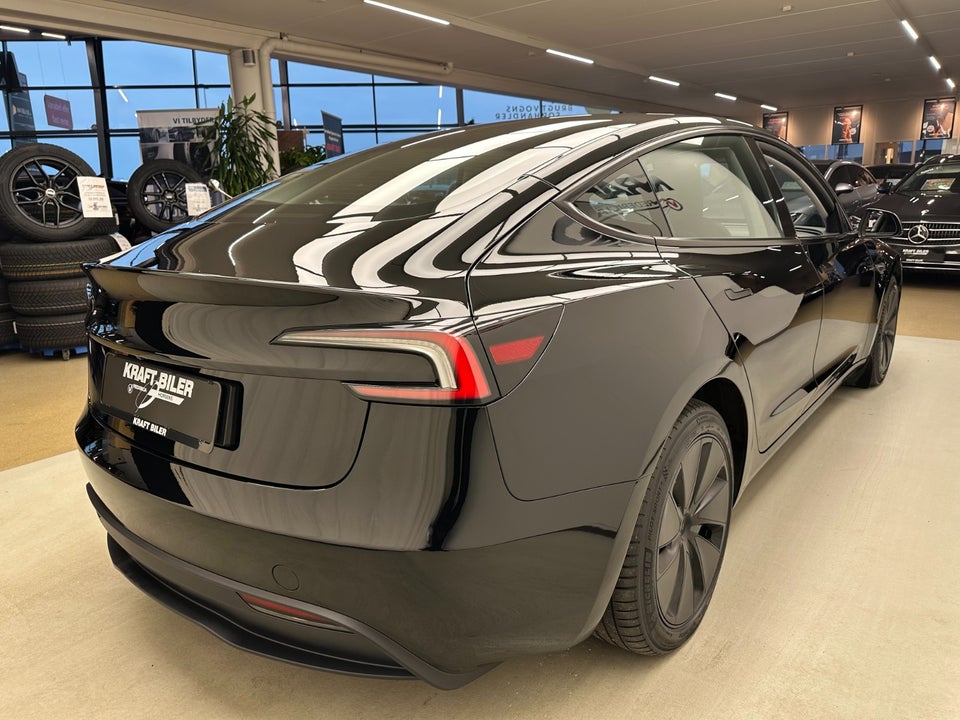 Tesla Model 3 RWD 4d