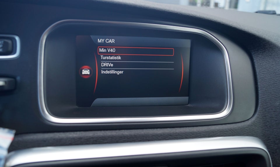 Volvo V40 1,6 D2 115 Momentum aut. 5d