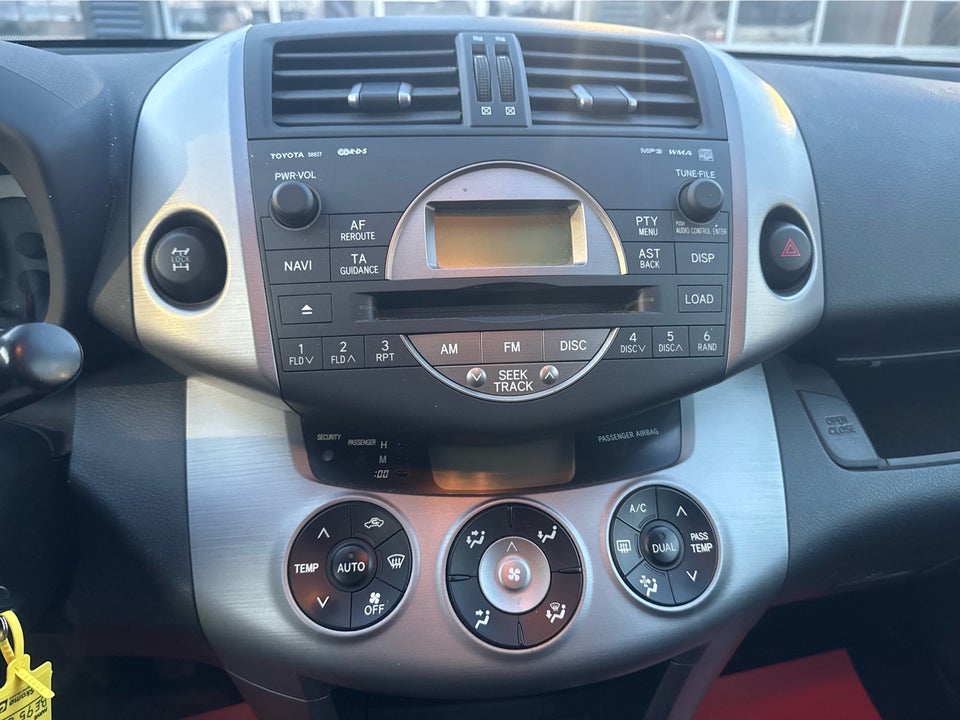 Toyota RAV4 2,0 VVT-i Wave 4x4 Van 5d