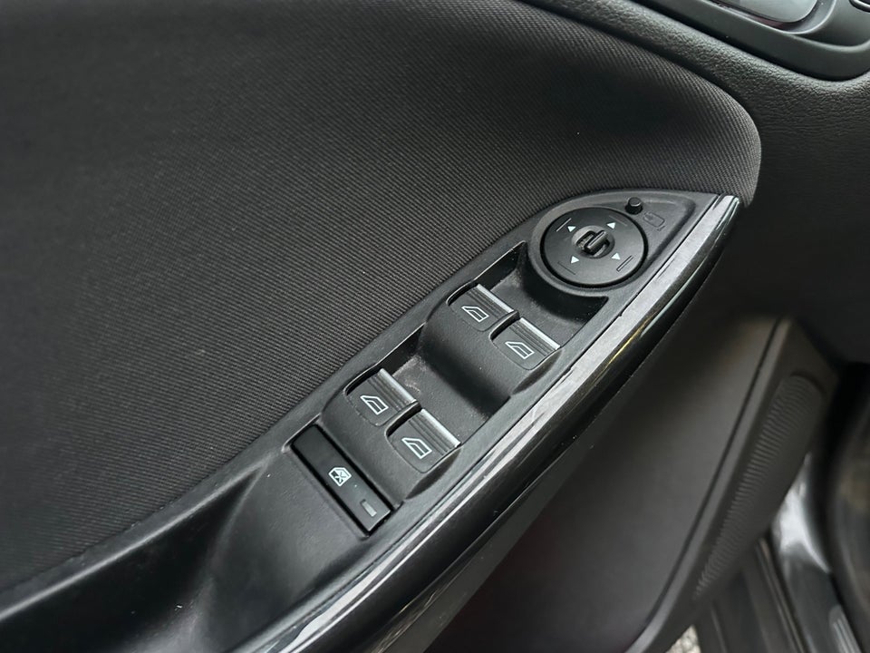 Ford Focus 1,0 SCTi 125 Titanium Fun stc. 5d