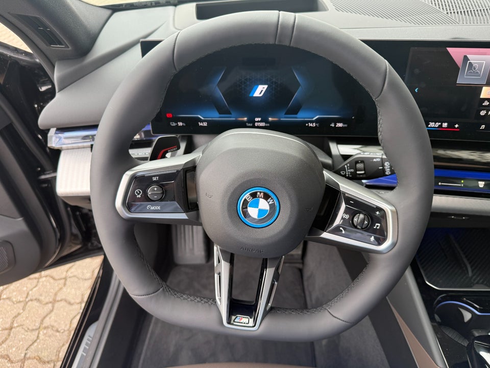 BMW i5 eDrive40 Touring Supercharged 5d