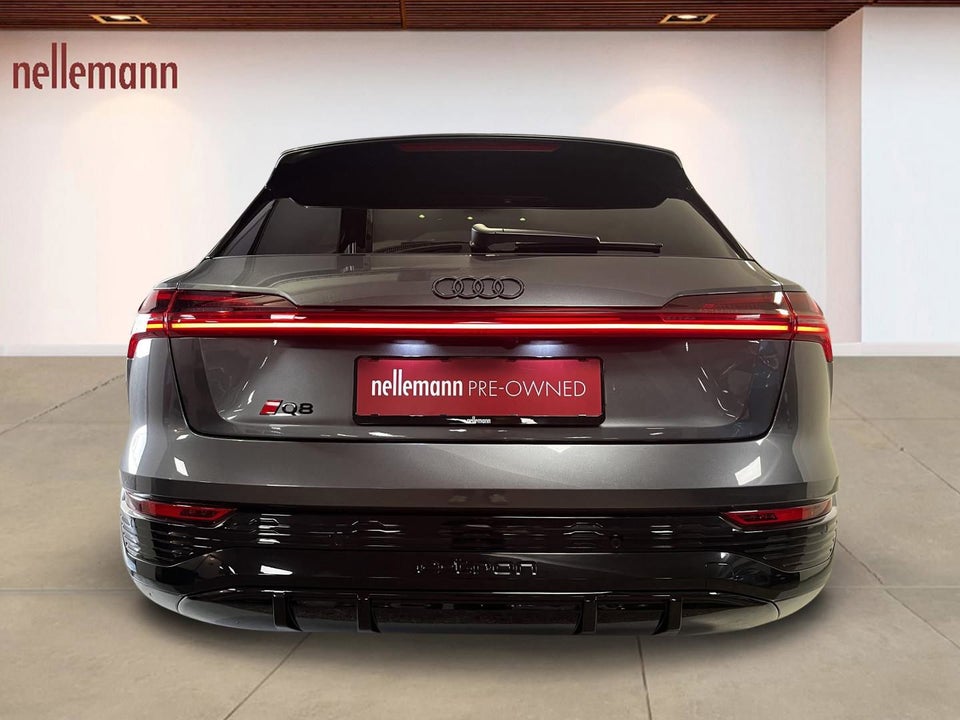 Audi Q8 e-tron 55 S-line quattro 5d
