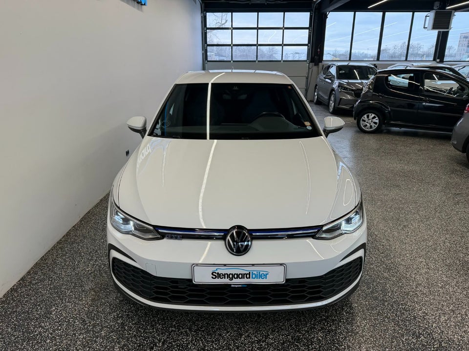 VW Golf VIII 1,4 GTE DSG 5d