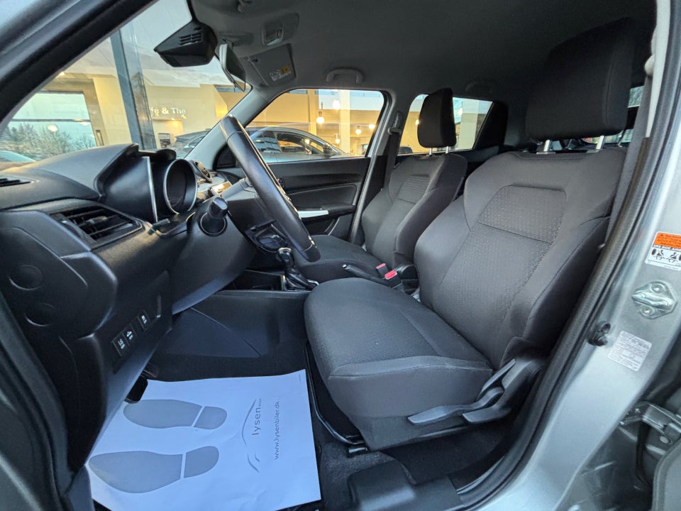 Suzuki Swift 1,2 Dualjet Exclusive CVT 5d