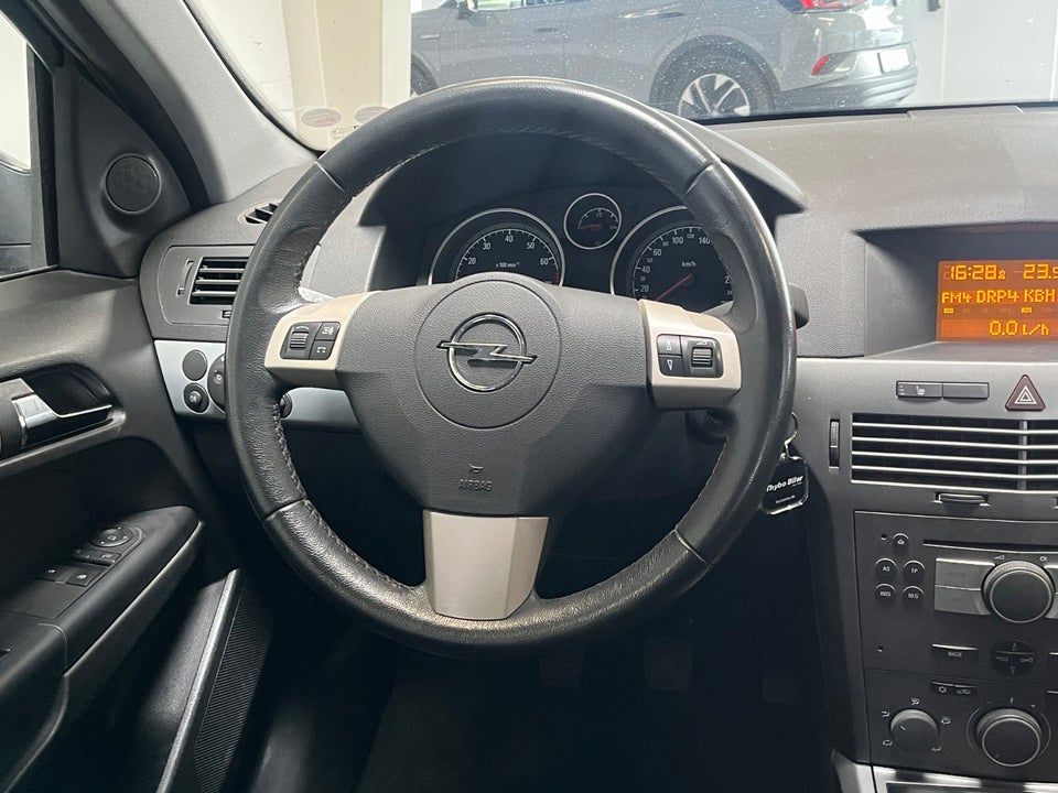 Opel Astra 1,6 16V Limited Twinport 5d