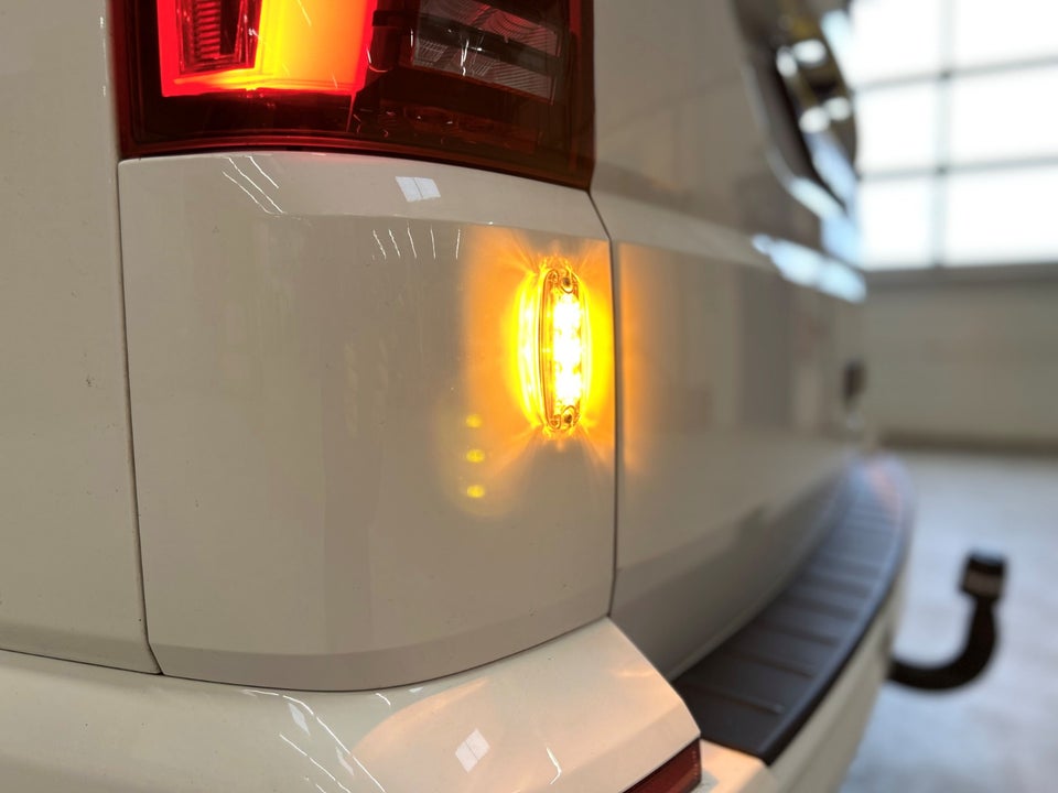 VW Transporter 2,0 TDi 150 Kassevogn lang