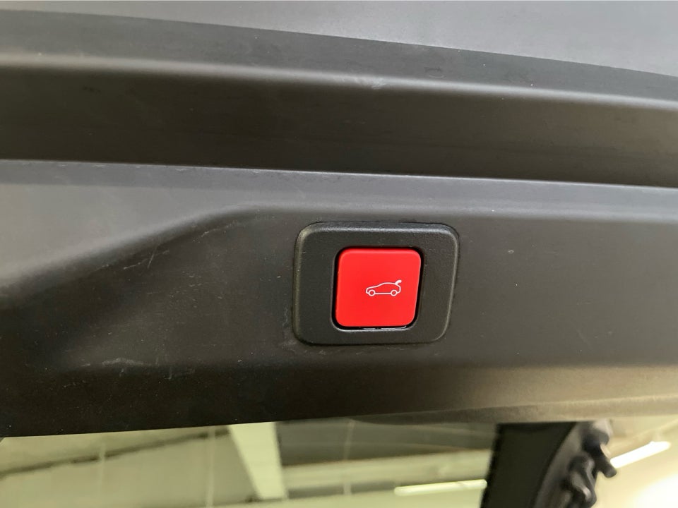 Peugeot e-3008 77 GT Pack 5d