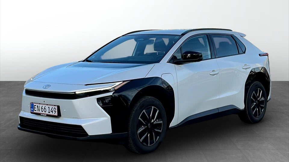 Toyota bZ4X 73 Executive 5d