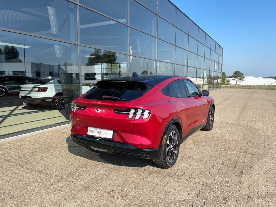 Ford Mustang Mach-E Standard Range AWD 5d