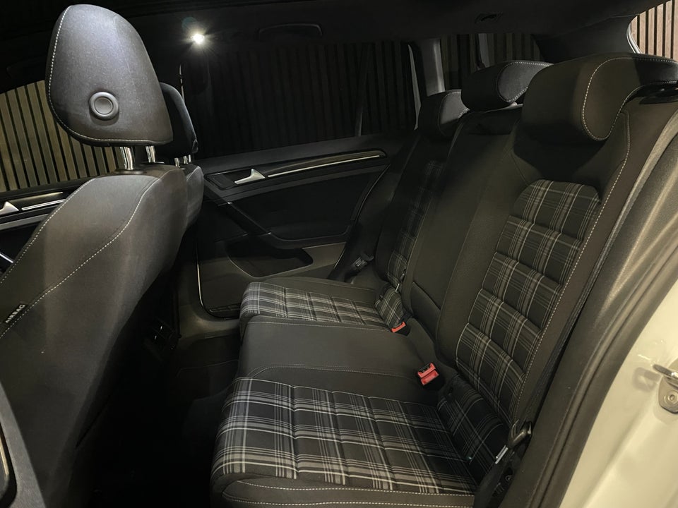 VW Golf VII 2,0 TDi 184 GTD Variant DSG 5d