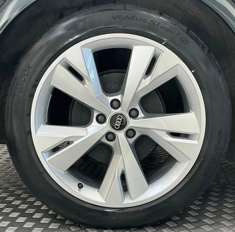 Audi Q4 e-tron 45 S-line 5d