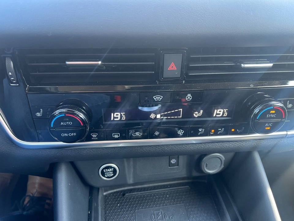 Nissan Qashqai 1,3 mHEV N-Connecta 5d