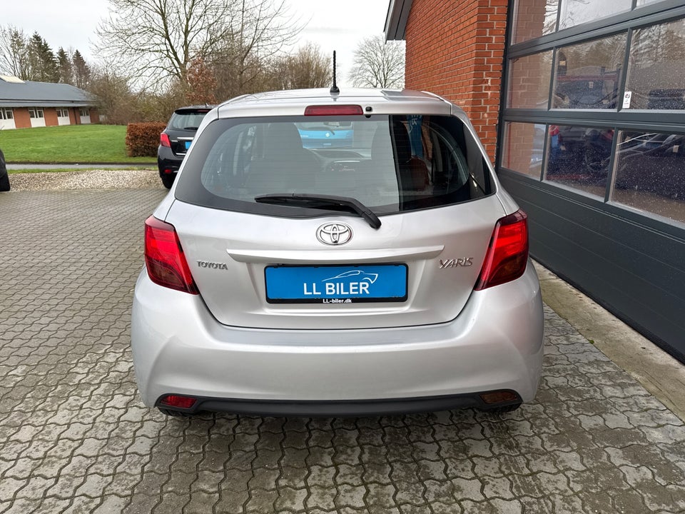 Toyota Yaris 1,3 VVT-i T2 Limited 5d