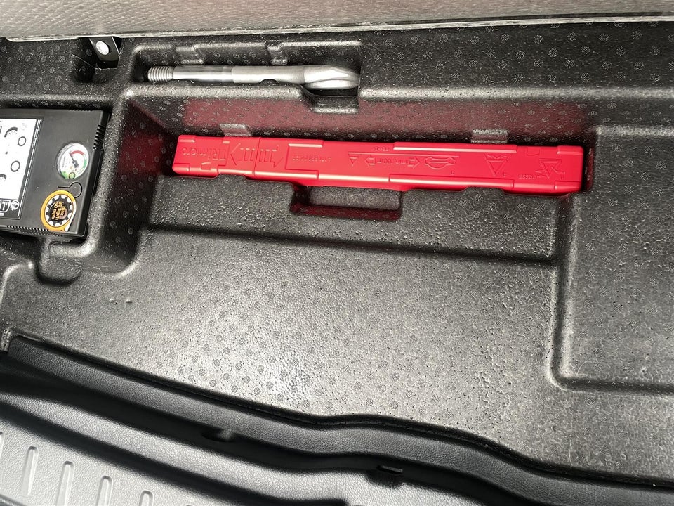 Mercedes EQA300 Progressive 4Matic 5d