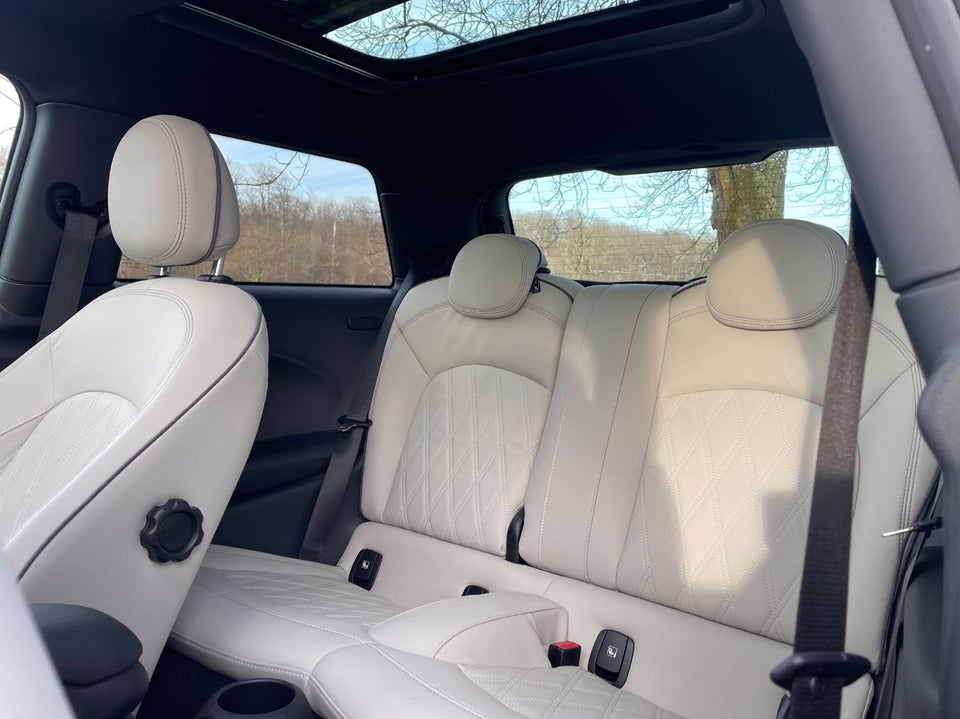 MINI Cooper SE Collection 3d