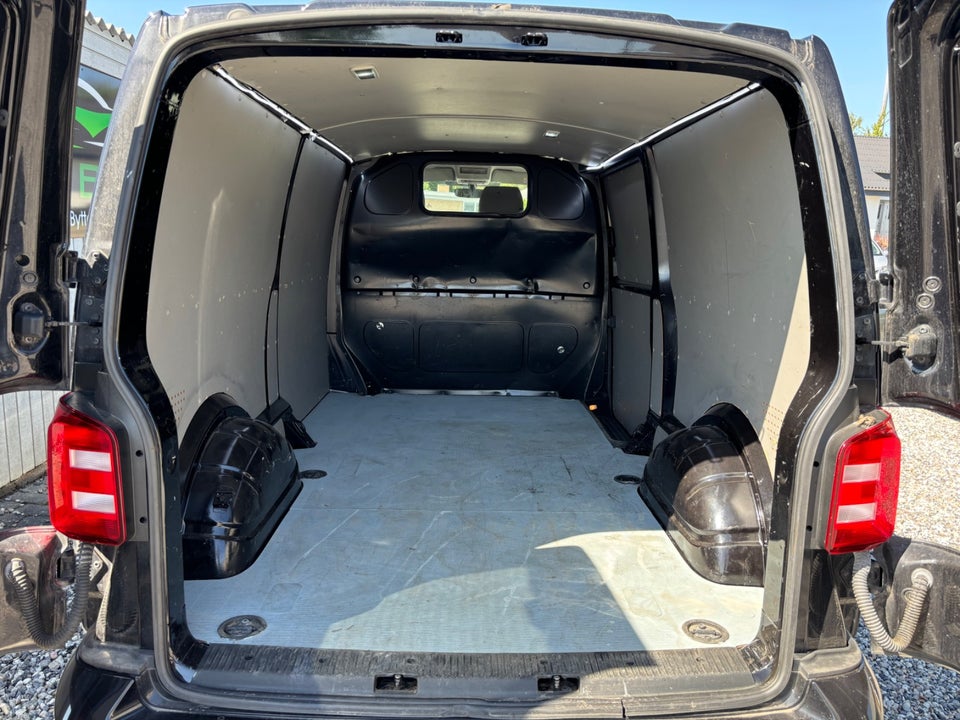 VW Transporter 2,0 TDi 150 Kassevogn DSG lang