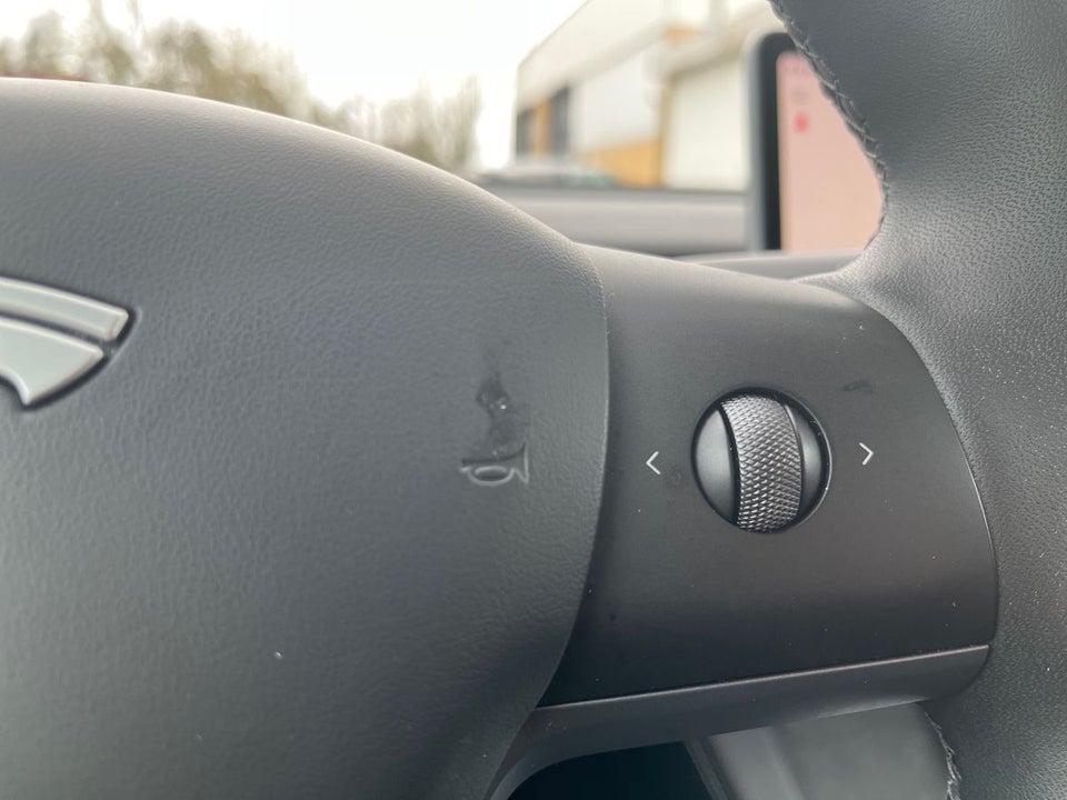 Tesla Model Y Long Range AWD 5d