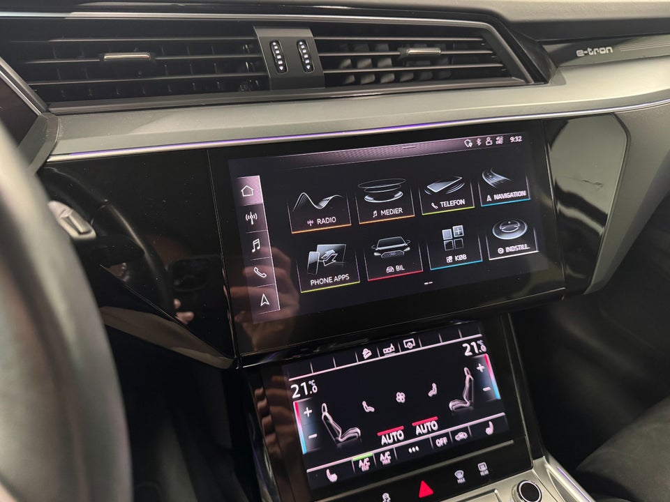 Audi e-tron 55 quattro 5d