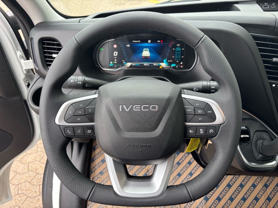 Iveco Daily 3,0 35S18 4100mm Alukasse m/lift AG8