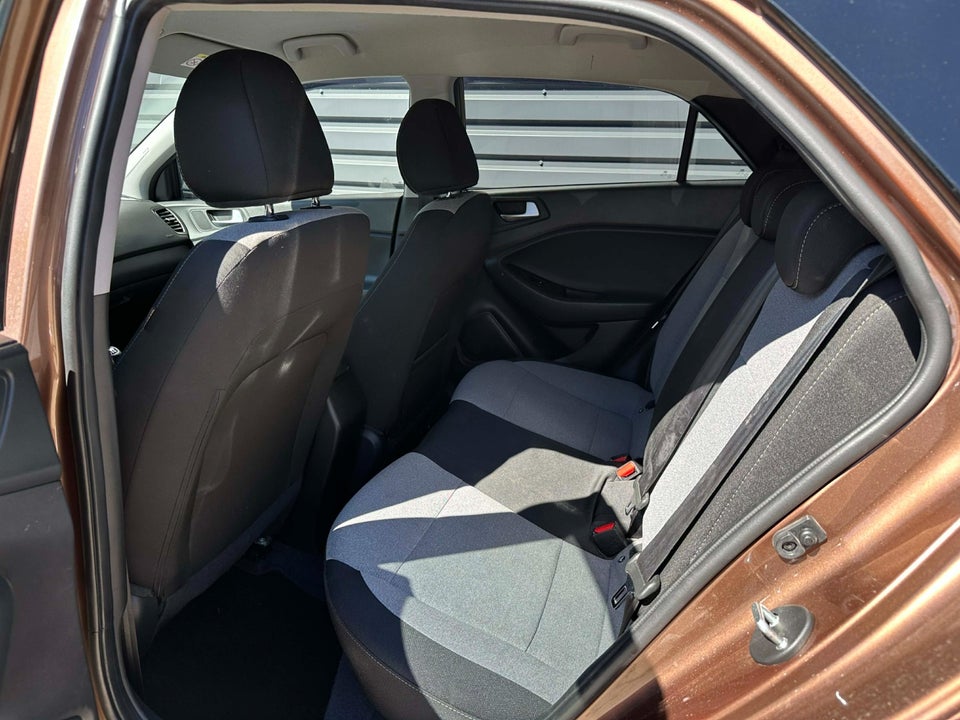 Hyundai i20 1,25 Sport 5d