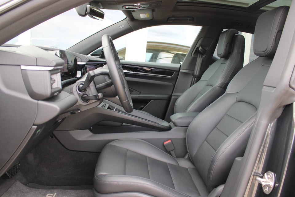 Porsche Macan 4 5d