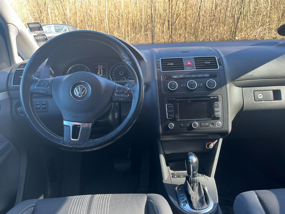 VW Touran 2,0 TDi 140 Comfortline DSG BMT 7prs 5d