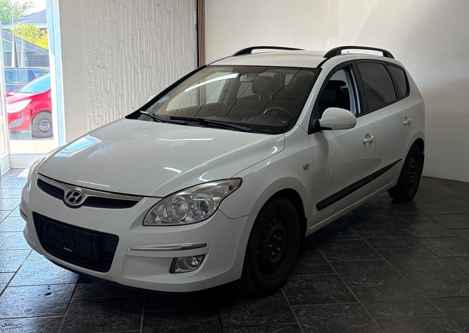 Hyundai i30 1,6 CRDi 115 Classic CW 5d