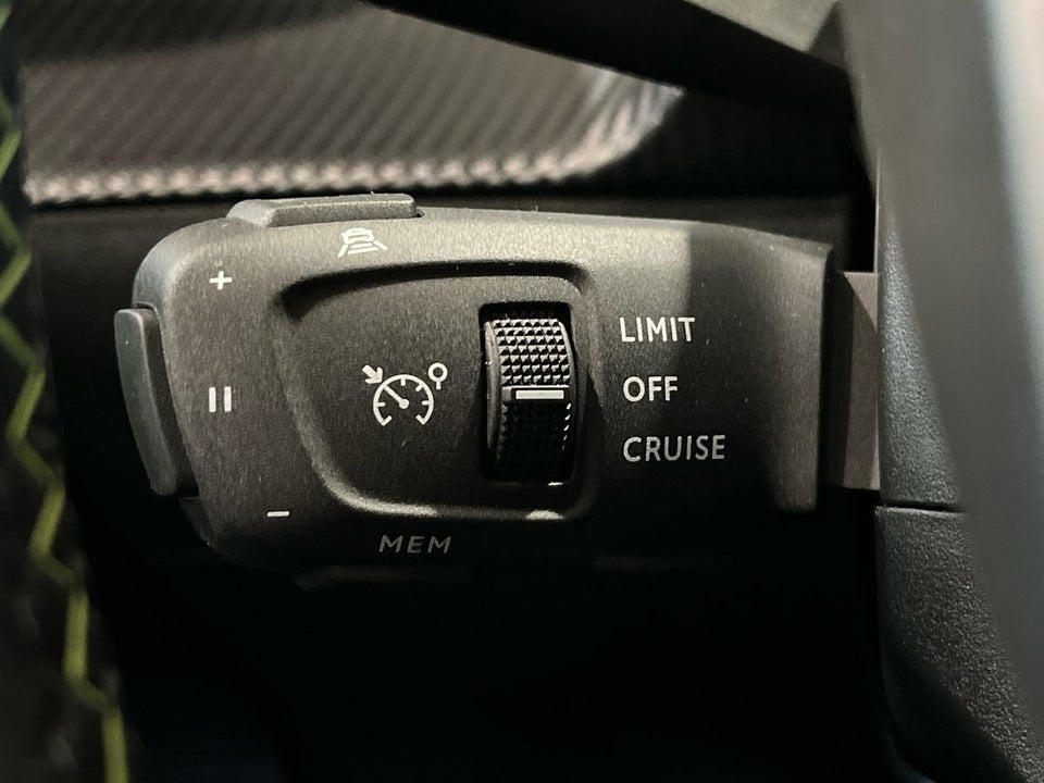 Peugeot e-208 50 GT Pack 5d