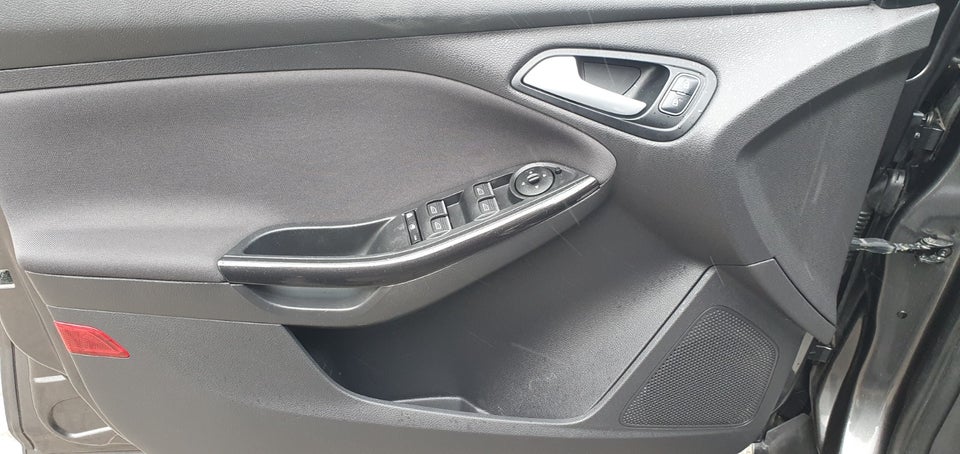 Ford Focus 1,0 SCTi 125 Titanium stc. 5d