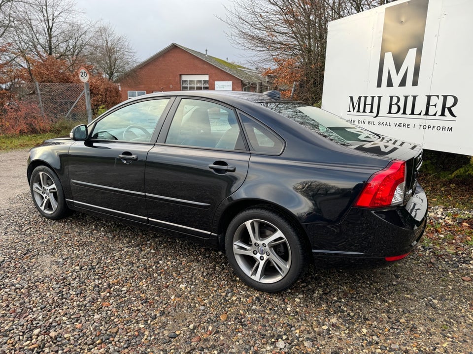 Volvo S40 1,6 D2 115 Momentum 5d