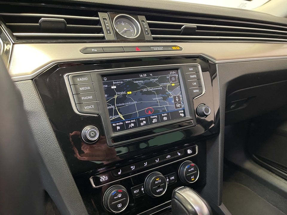 VW Passat 2,0 TDi 150 R-line DSG BMT 4d