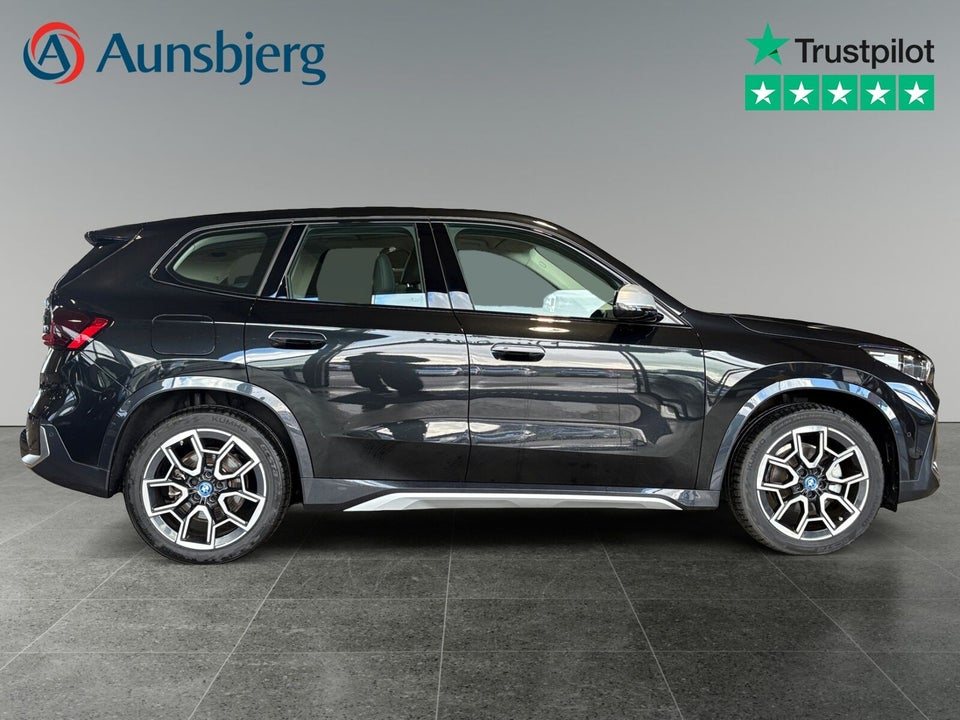 BMW iX1 eDrive20 X-Line 5d